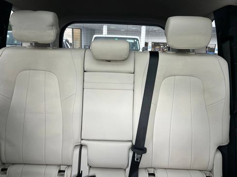 Used 2023 Mercedes-Benz GLB 250 image 13
