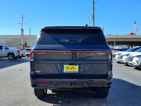 New 2026 Lincoln Navigator Premiere AWD/4WD image 5