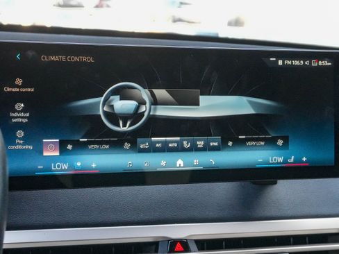 Used 2024 BMW iX xDrive50 AWD/4WD image 22