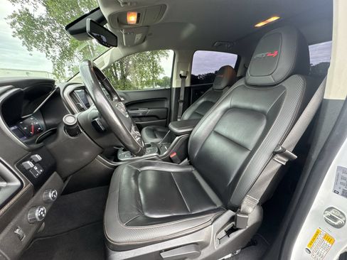 Used 2021 GMC Canyon AT4 w/ Driver Alert Package AWD/4WD image 11