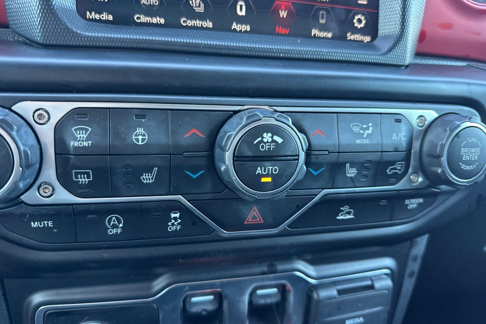 Used 2021 Jeep Wrangler Rubicon AWD/4WD image 25