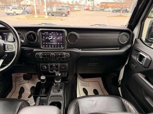 Used 2021 Jeep Gladiator Overland image 38