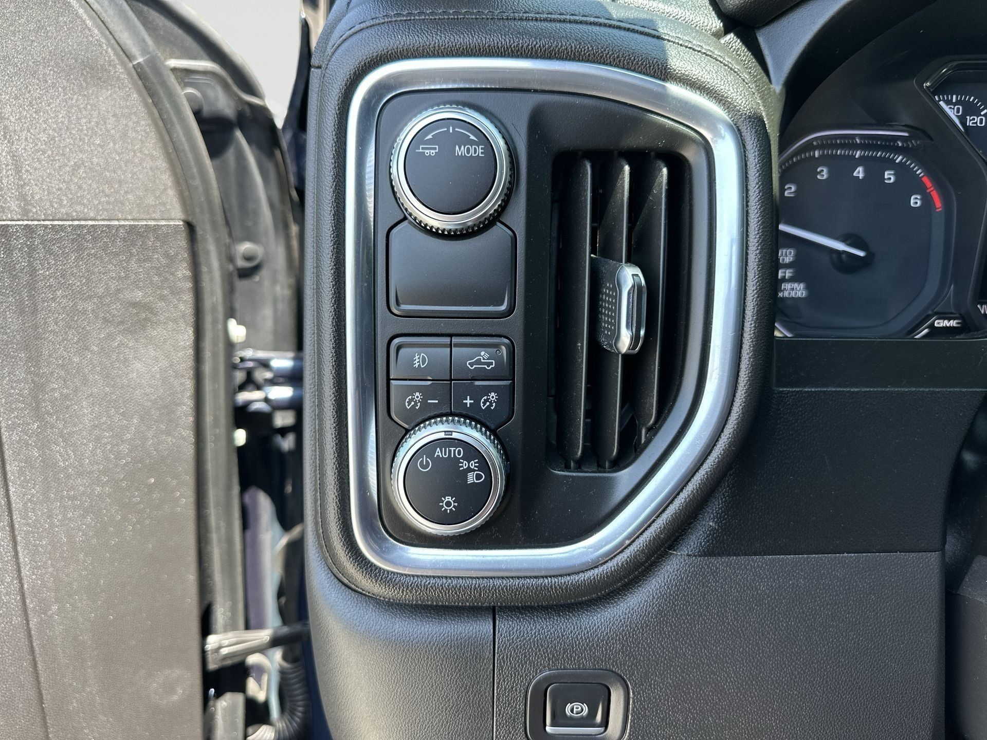 Certified 2021 GMC Sierra 1500 Elevation RWD image 18