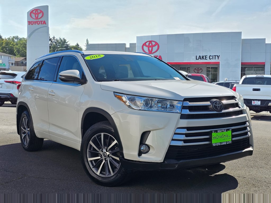Used 2018 Toyota Highlander XLE AWD/4WD image 1