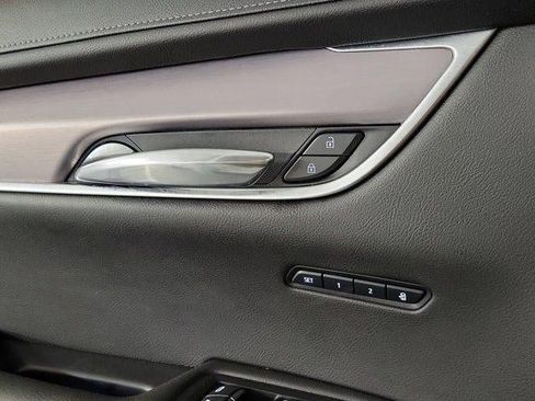 Certified 2024 Cadillac XT6 Luxury FWD image 17