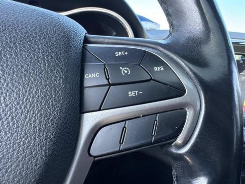 Used 2018 Jeep Grand Cherokee Limited AWD/4WD image 16