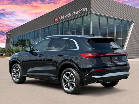 Used 2025 Audi Q5 Premium w/ Premium Plus AWD/4WD image 7