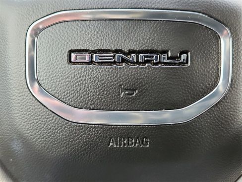 Used 2023 GMC Yukon Denali image 27