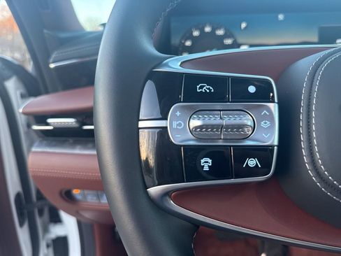 Used 2025 Genesis G90 3.5T image 17