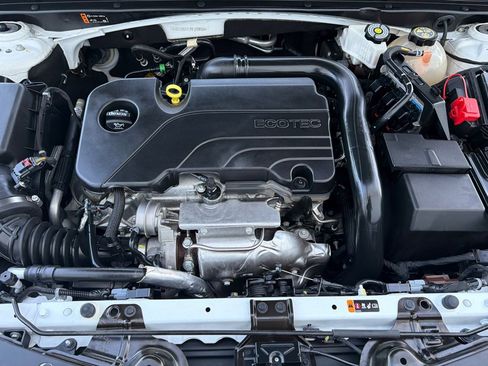 Used 2024 Chevrolet Malibu LT image 34