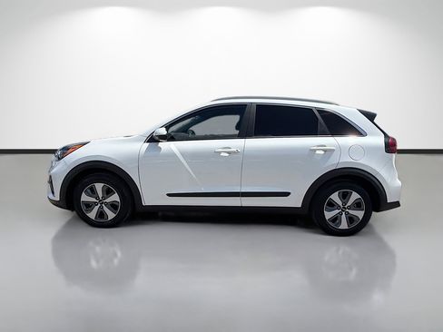Used 2022 Kia Niro LX image 3