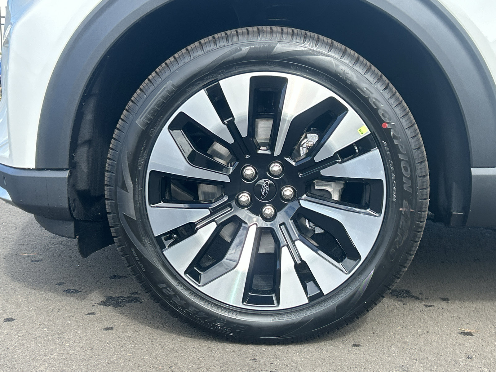 New 2027 Ford Explorer Platinum AWD/4WD image 12
