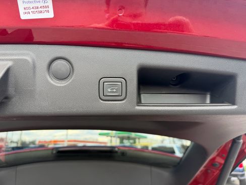 Certified 2023 Chevrolet Equinox LT image 10