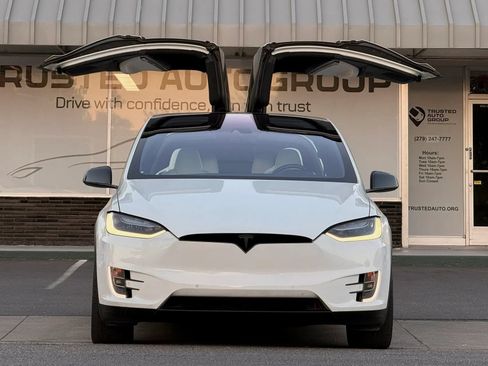 Used 2016 Tesla Model X Performance AWD/4WD image 3