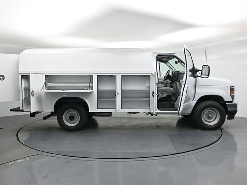 New 2026 Ford E-350 and Econoline 350 Super Duty w/ Power Equipment Group image 4