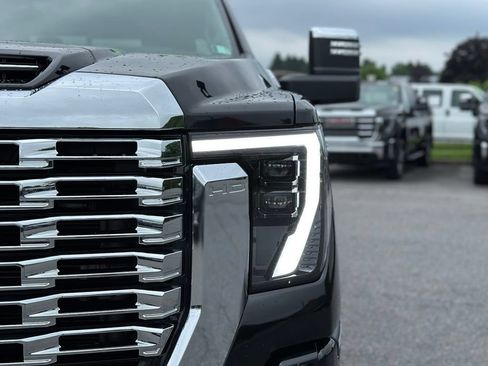 Used 2024 GMC Sierra 2500 Denali w/ Denali Reserve Package AWD/4WD image 40
