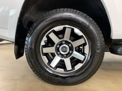 Used 2018 Toyota 4Runner TRD Off-Road Premium image 40