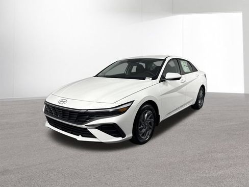 Used 2025 Hyundai Elantra Hybrid FWD image 47