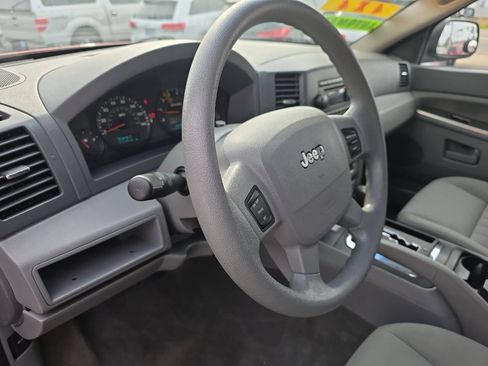 Used 2005 Jeep Grand Cherokee Laredo AWD/4WD image 10