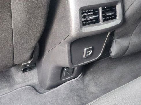 Used 2024 Chevrolet Equinox LT image 34