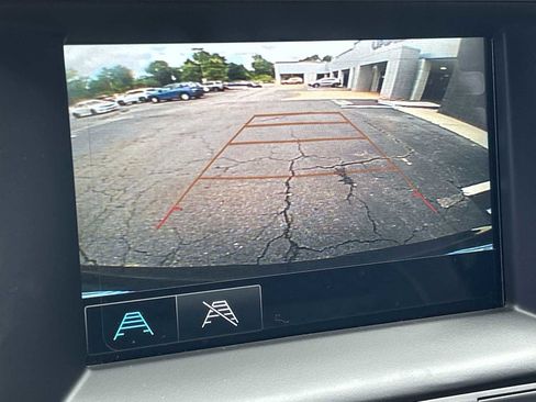Used 2019 GMC Acadia SLE FWD image 17