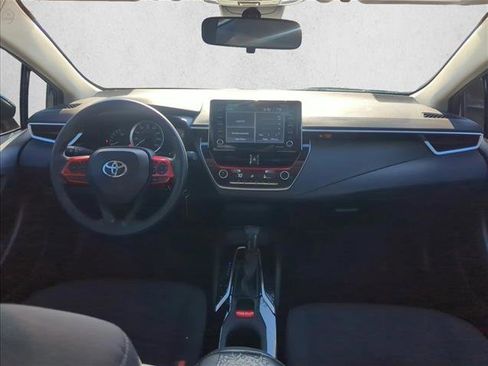 Used 2021 Toyota Corolla LE image 20