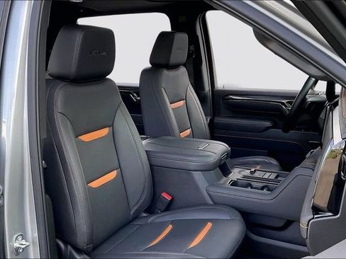 Used 2025 GMC Sierra 2500 AT4 w/ AT4 Premium Plus Package image 19