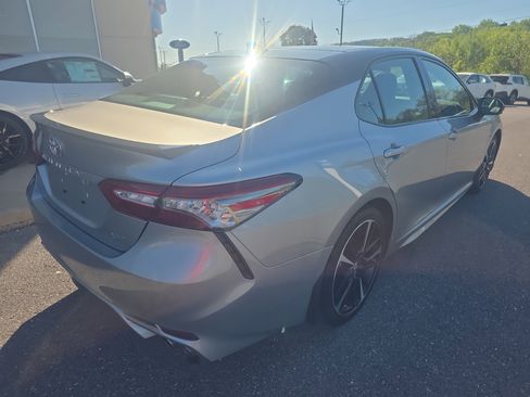 Used 2019 Toyota Camry XSE FWD image 5