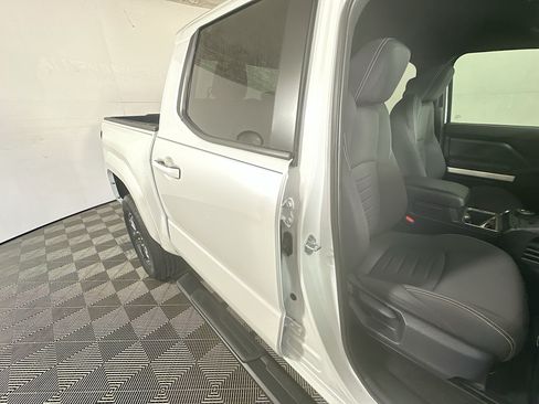 Used 2024 Toyota Tacoma TRD Sport RWD image 28