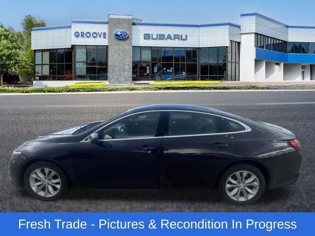 Used 2025 Chevrolet Malibu LT FWD image 2