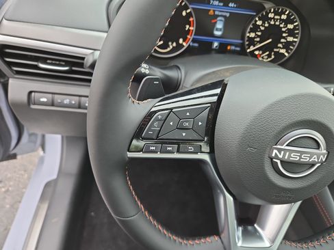 New 2025 Nissan Altima 2.5 SR image 9