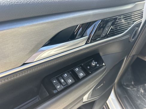 New 2026 Jeep Grand Wagoneer Limited w/ Convenience Group I AWD/4WD image 15