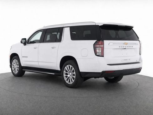 Used 2021 Chevrolet Suburban LT w/ LT Signature Package RWD image 7