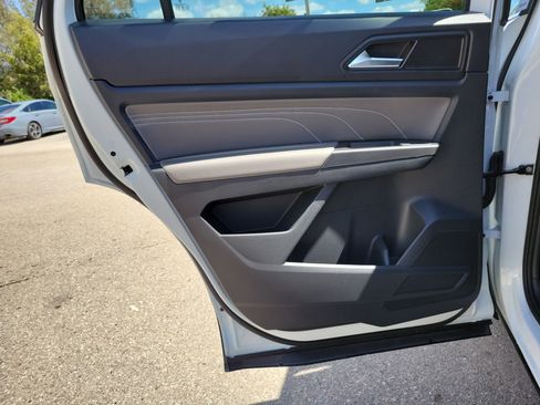 Used 2023 Volkswagen Atlas Cross Sport SE image 15