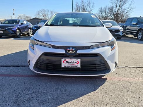 Used 2023 Toyota Corolla LE image 2