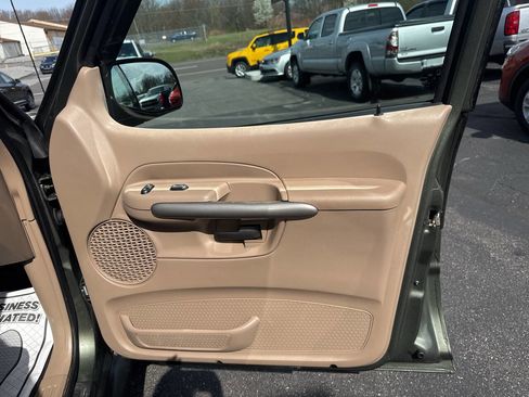 Used 2001 Ford Explorer Sport Trac 4x4 image 24