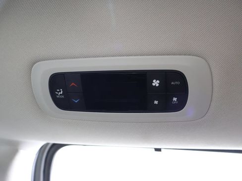 Used 2024 Chrysler Pacifica Touring-L FWD image 52