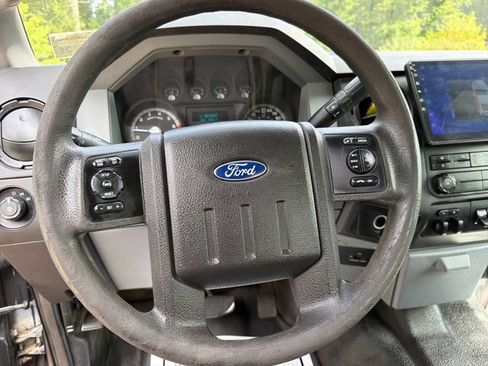 Used 2015 Ford F250 XL w/ Power Equipment Group AWD/4WD image 17