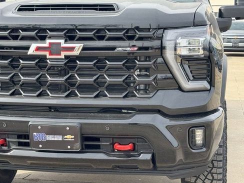 New 2026 Chevrolet Silverado 2500 ZR2 image 9