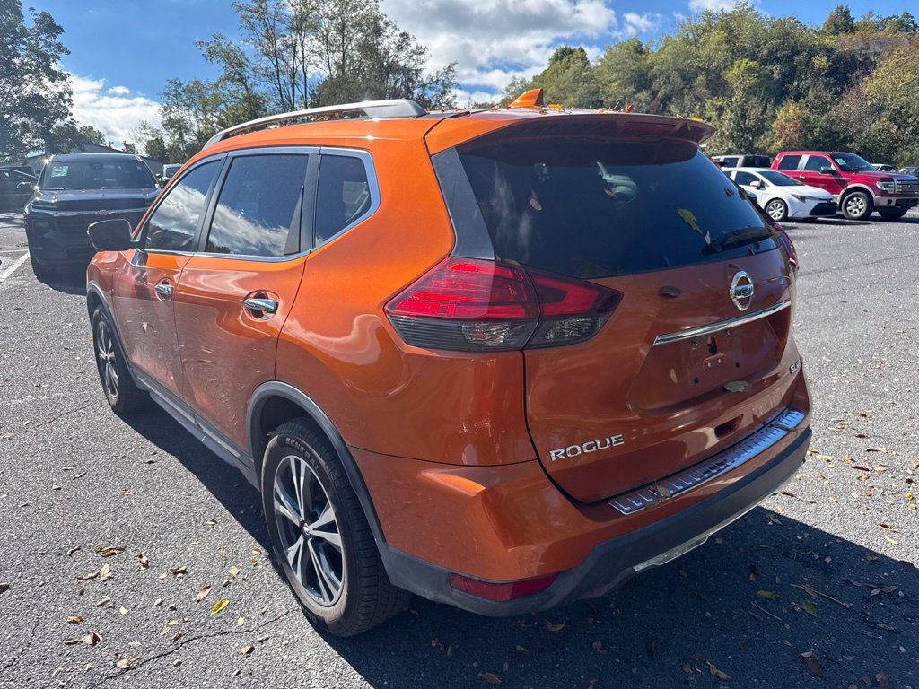 Used 2017 Nissan Rogue SL AWD/4WD image 3