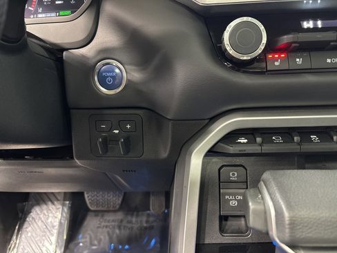 Used 2022 Toyota Tundra Platinum image 25