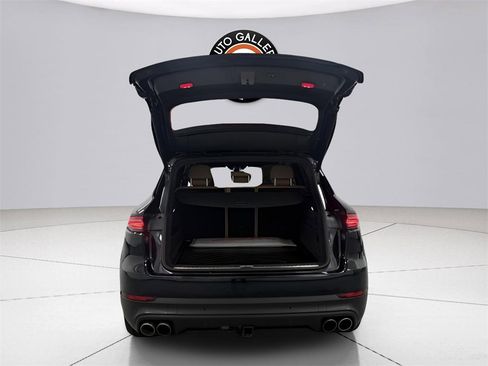 Used 2019 Porsche Cayenne S image 21