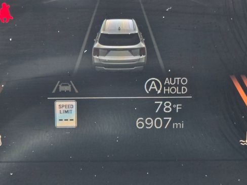 Used 2025 Kia Sorento S w/ Panoramic Sunroof Package FWD image 16