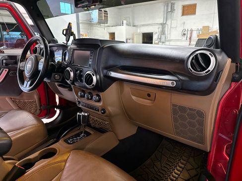 Used 2013 Jeep Wrangler Unlimited Sahara w/ Connectivity Group image 51