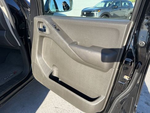 Used 2006 Nissan Frontier NISMO image 27