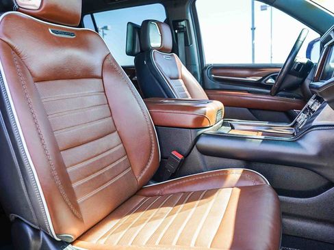 Used 2023 GMC Yukon XL Denali Ultimate image 17