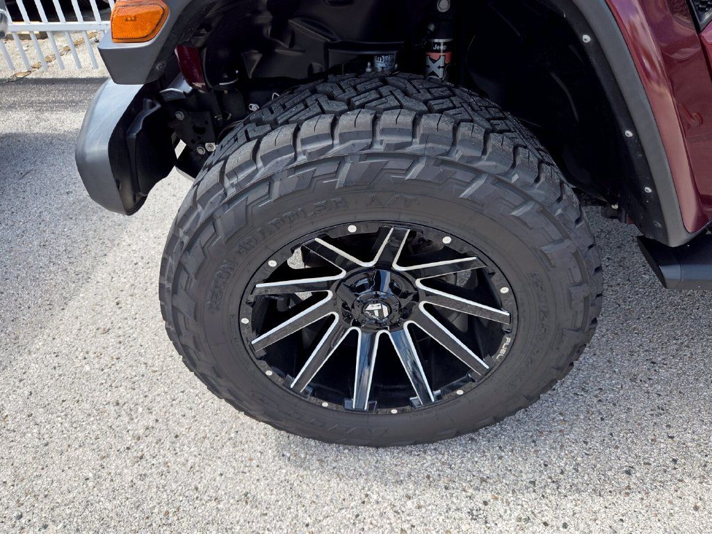 Used 2021 Jeep Gladiator Mojave AWD/4WD image 2