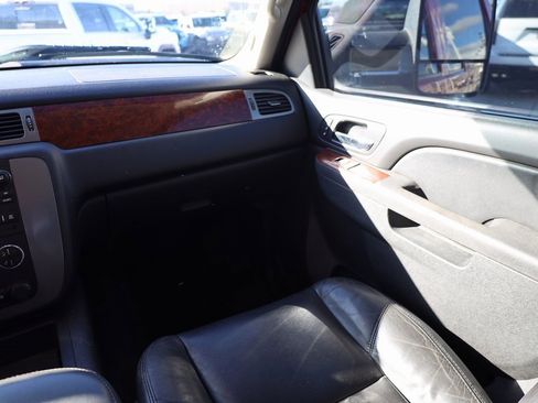 Used 2014 GMC Sierra 3500 SLT w/ SLT Convenience Package image 21