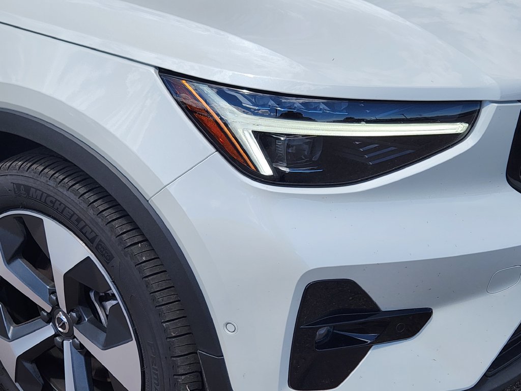 New 2026 Volvo XC40 B5 Plus w/ Protection Package Premier AWD/4WD image 28