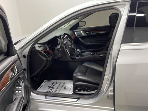 Used 2019 Cadillac CTS Luxury RWD image 2